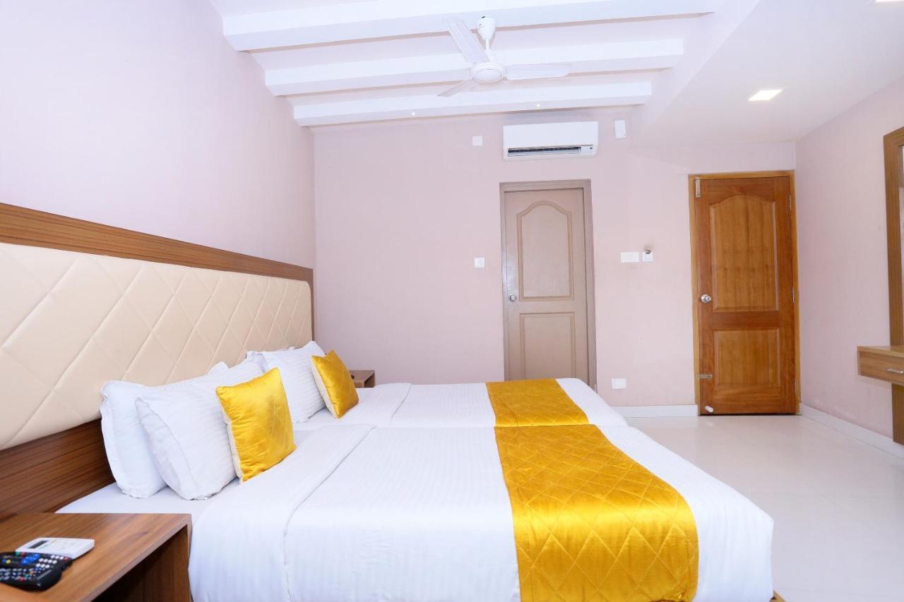 Oyo Flagship 25093 Hotel Thamam Kochi Extérieur photo