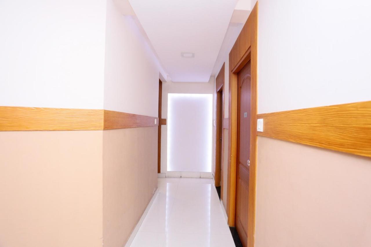 Oyo Flagship 25093 Hotel Thamam Kochi Extérieur photo
