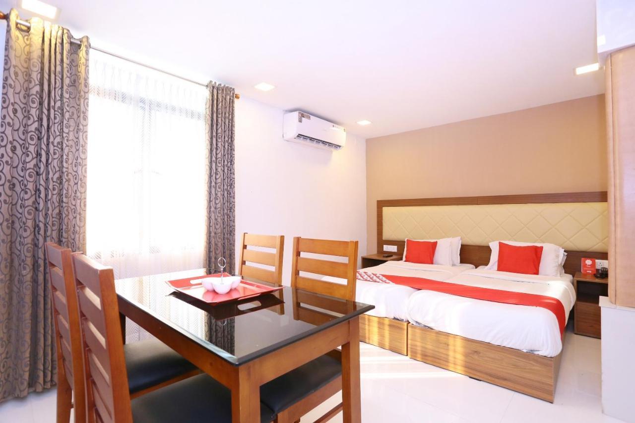 Oyo Flagship 25093 Hotel Thamam Kochi Extérieur photo