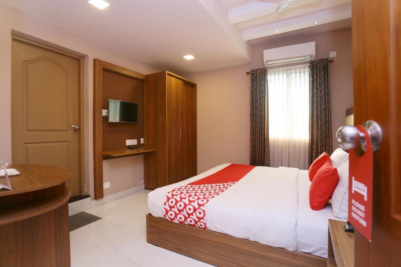 Oyo Flagship 25093 Hotel Thamam Kochi Extérieur photo